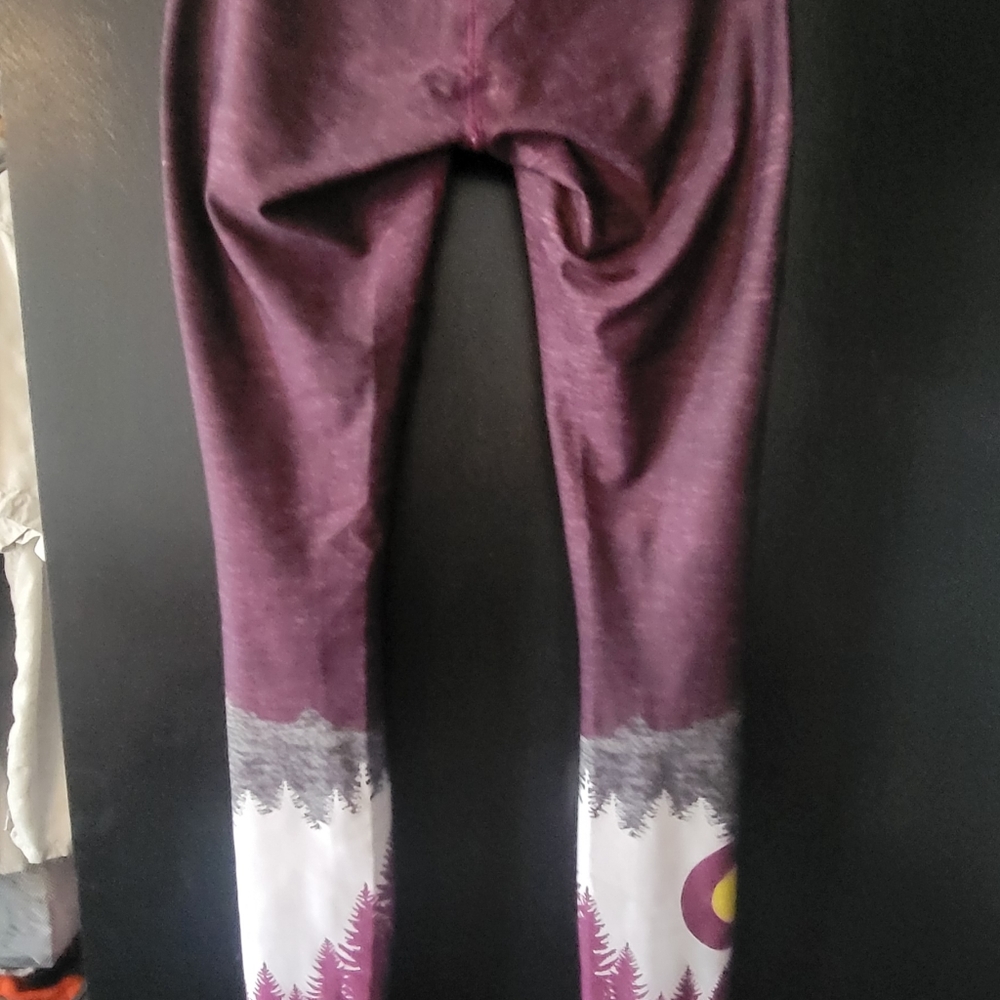 Colorado Threads, Native Style, Cranberry, Size Small - Picture 6 of 7